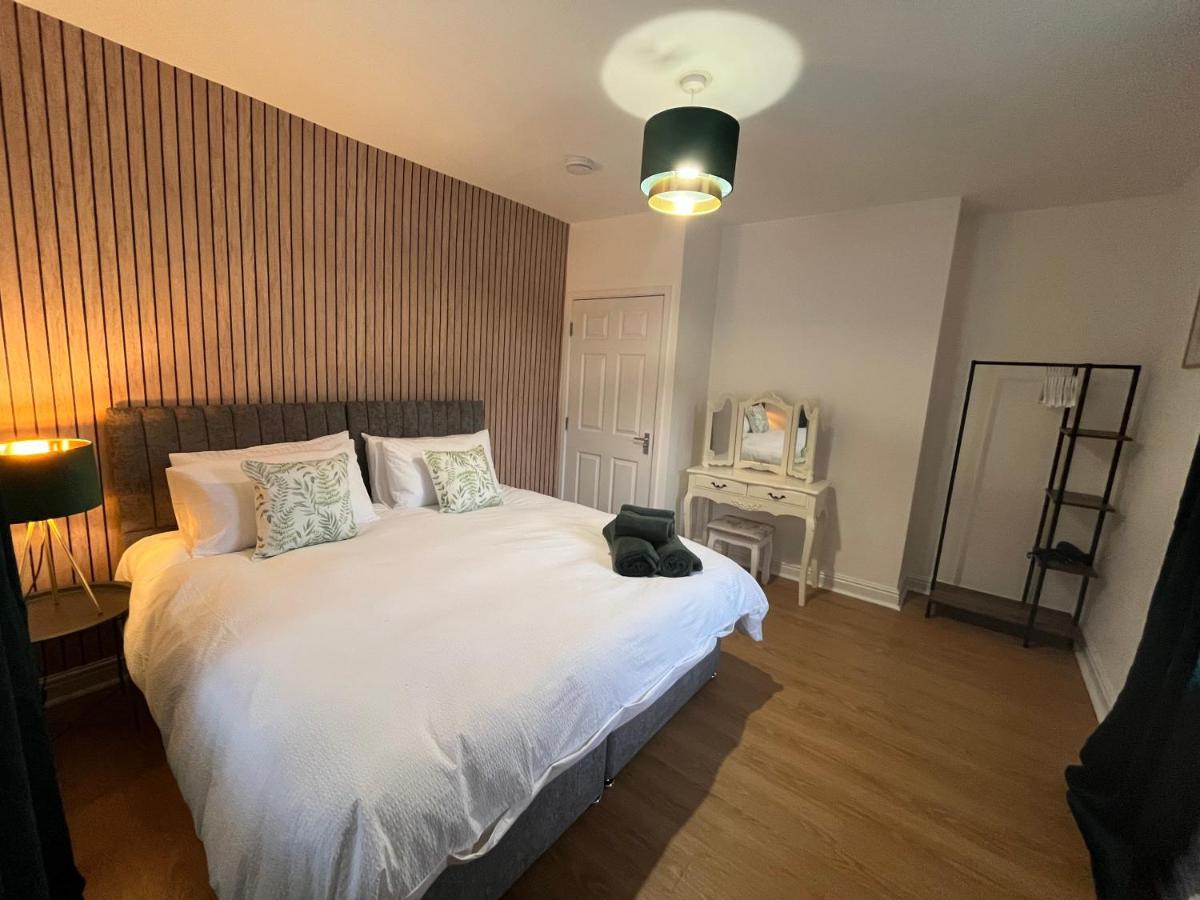 Modern & Retro Two Bedroom Apartment In バーンズリー エクステリア 写真