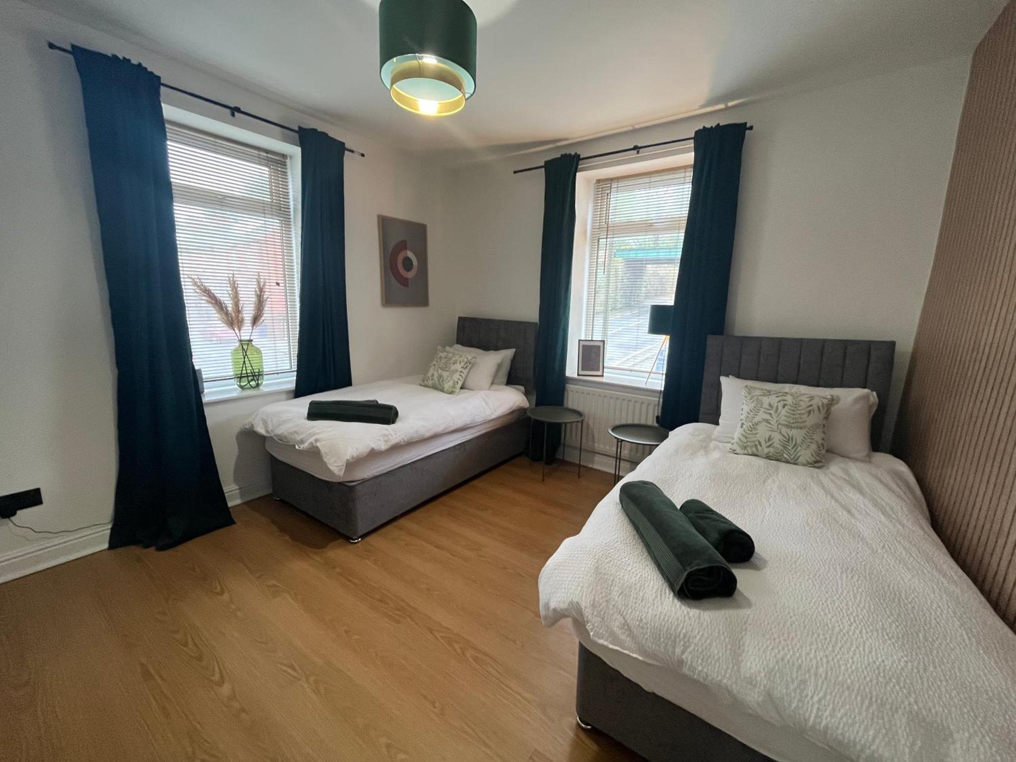 Modern & Retro Two Bedroom Apartment In バーンズリー エクステリア 写真